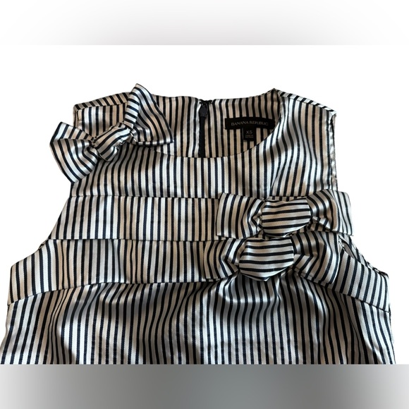 Banana Republic Striped Sleeveless Blouse Bow Detail White and Blue Tank Sz XS - Picture 15 of 15